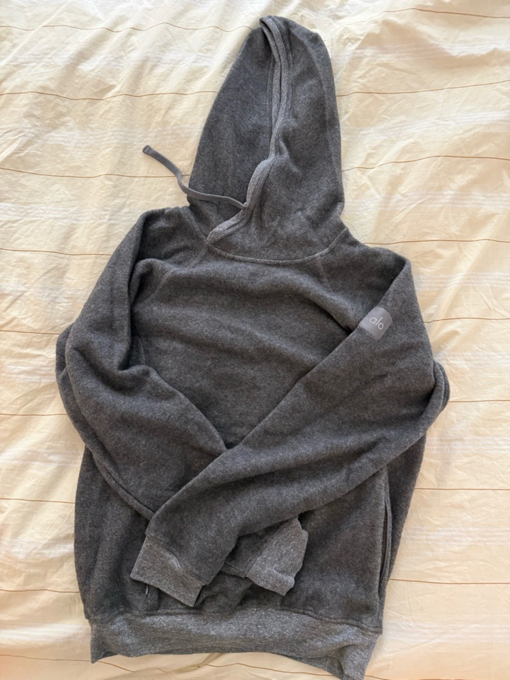 ALO Yoga Men’s Charcoal Gray Hooded Pullover